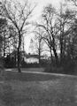 Park paacowy Grafw Rzeszy von Schaffgotsch - w gbi widoczna wiea kocioa parafialnego - zdjcie z maja 1929 roku